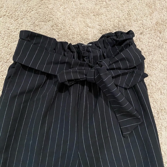 Paperbag capris - Picture 3 of 4